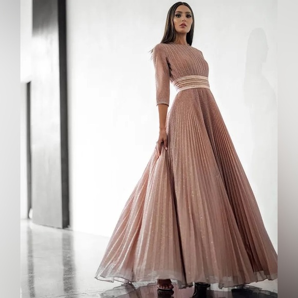 Mac Duggal 30700 SHIMMERING PLEATED A-LINE
3/4 SLEEVE GOWN Rose Sizes Various - Picture 1 of 16
